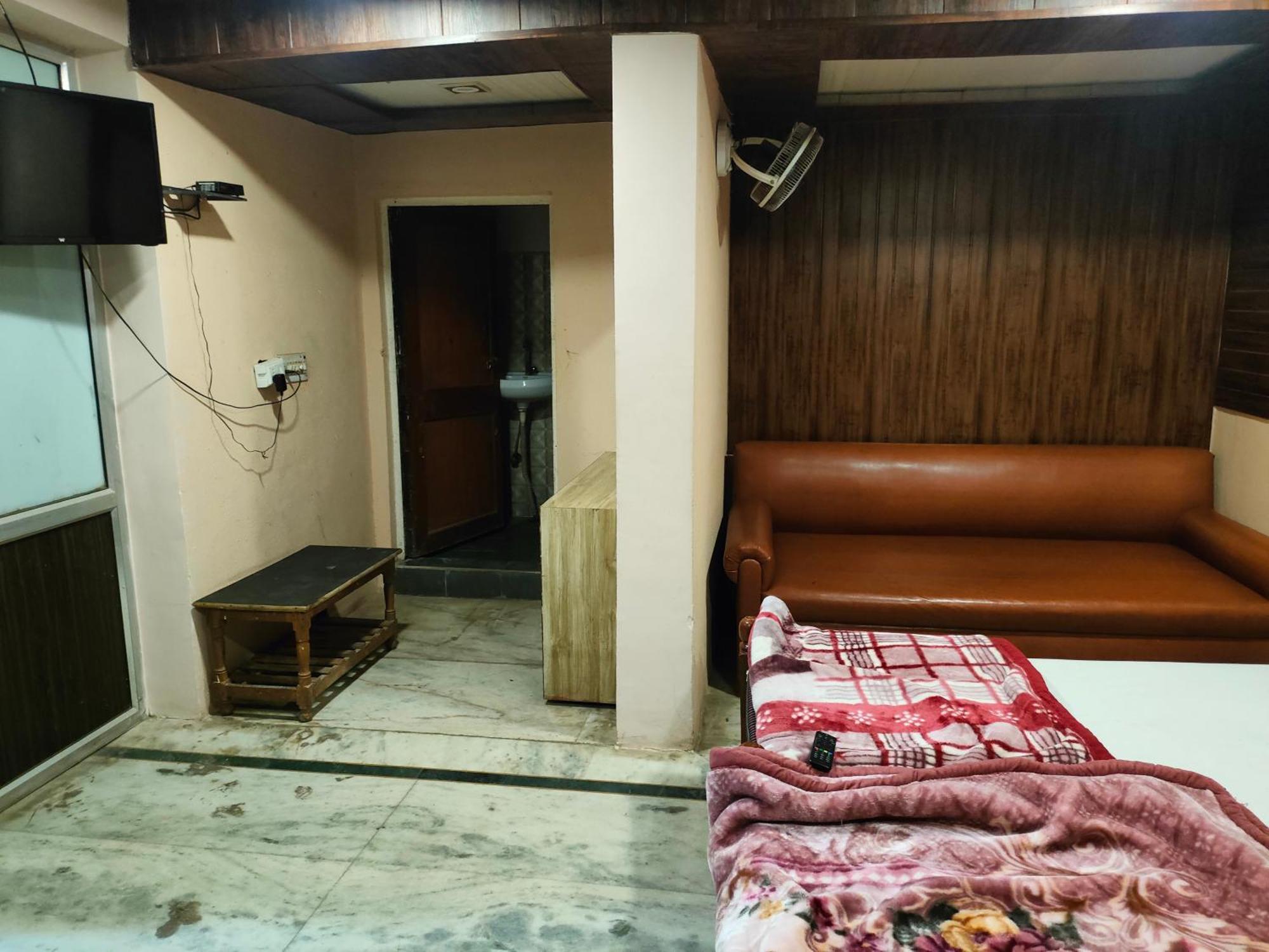 Sgh Guest House มถุรา ภายนอก รูปภาพ