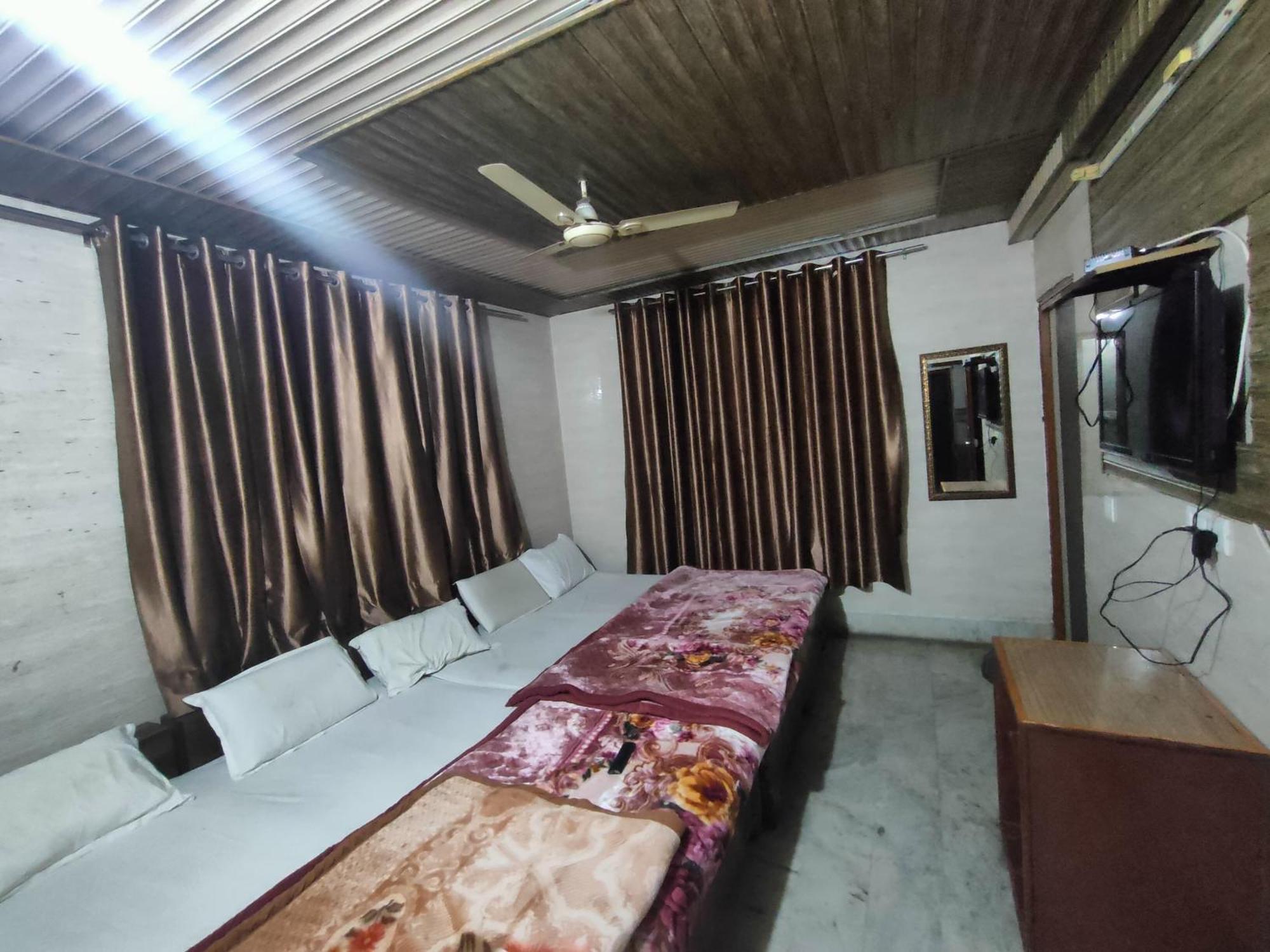 Sgh Guest House มถุรา ภายนอก รูปภาพ