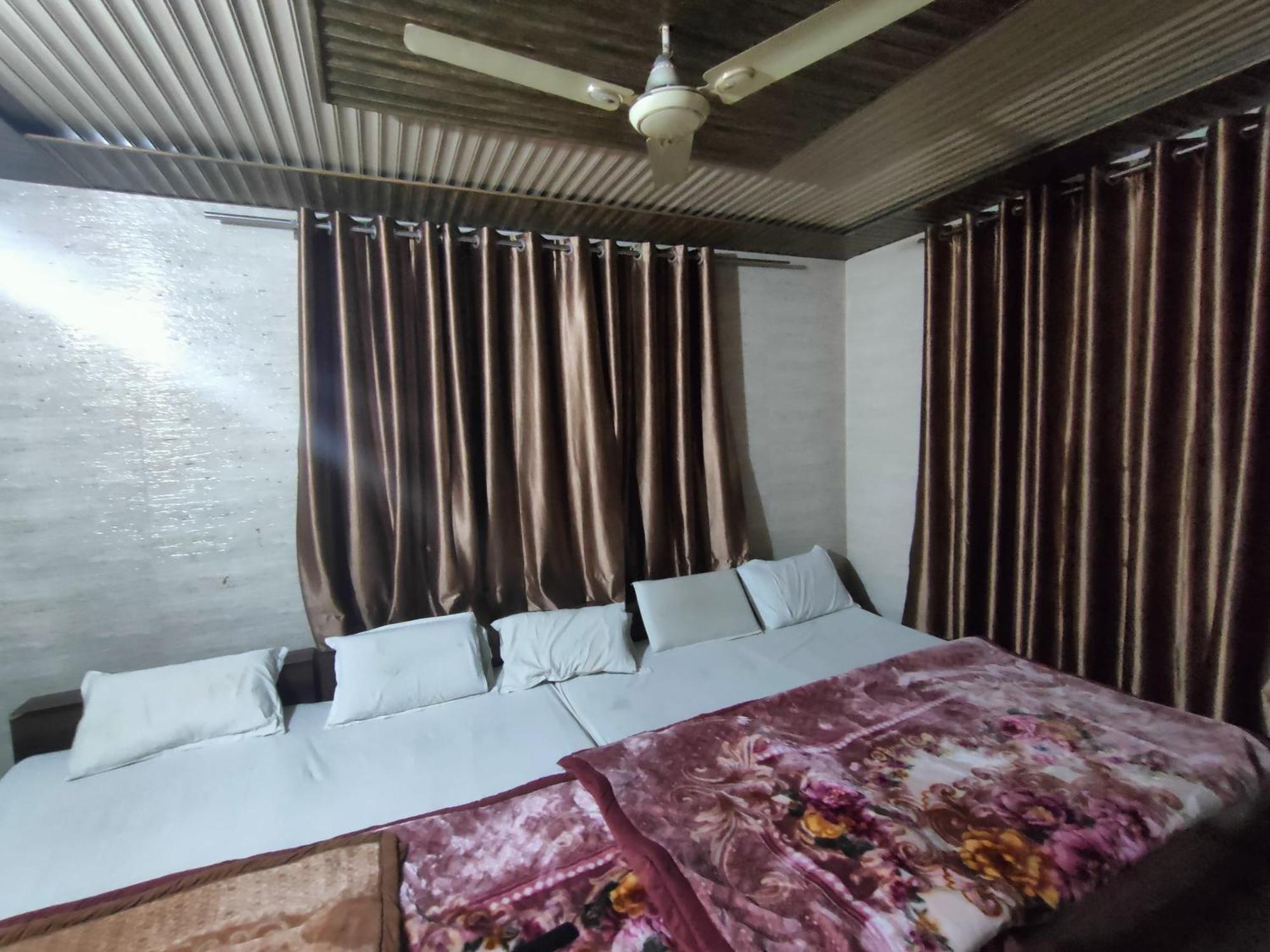 Sgh Guest House มถุรา ภายนอก รูปภาพ
